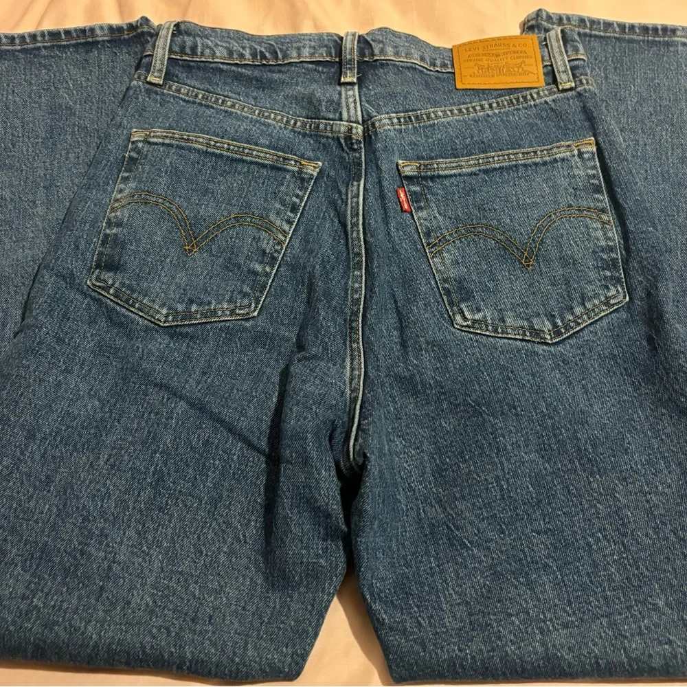 Levi’s Ribcage Jeans - Picture 1 of 4